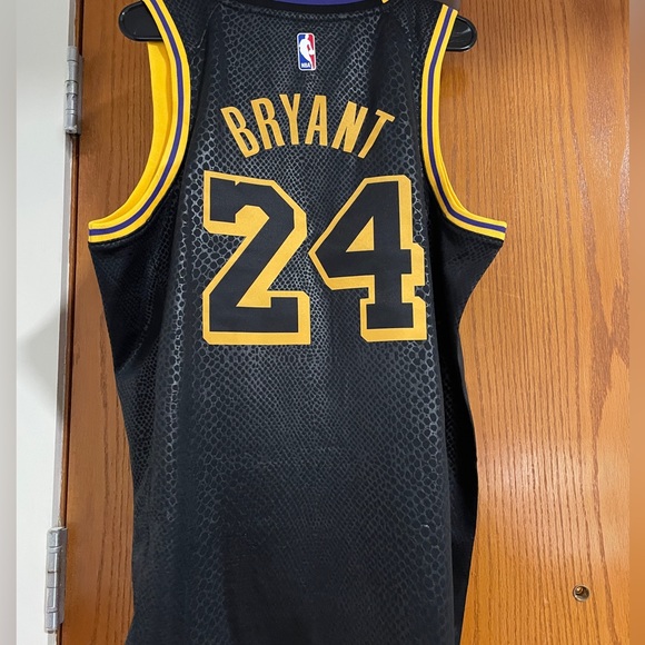 Los Angeles Lakers Jersey Kobe Bryant #24 Mamba Edition Nike Swingman Medium NBA - Picture 3 of 4